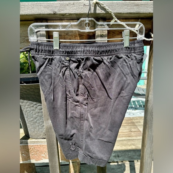 Psycho Bunny Mens Willis Stretch Shorts in Black Men’s Size XXS - Picture 3 of 7